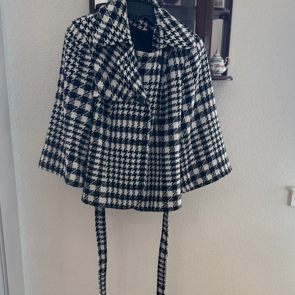 East 5th Black and White Houndstooth Cape Jacket